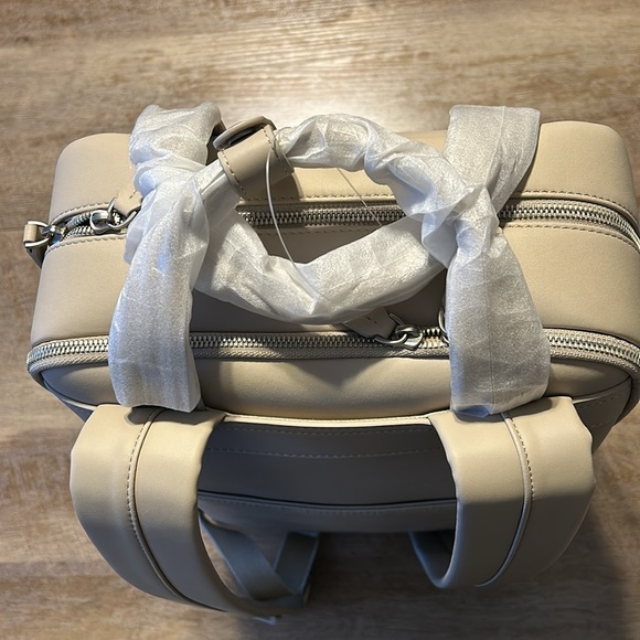 Monos Cream Backpack - Picture 4 of 4